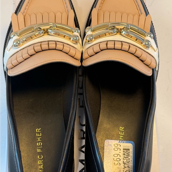 Marc Fisher Black and Tan Flats with Gold Chain Detail - Picture 2 of 4